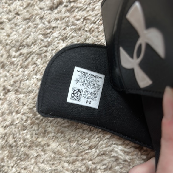 Under armour slides - Picture 3 of 3